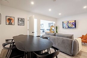 Theatre Hotel by Lodgo