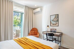 Theatre Hotel by Lodgo