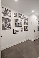 Theatre Hotel by Lodgo