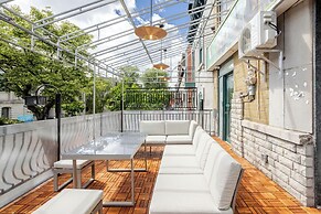 Theatre Hotel by Lodgo