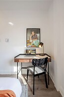 Theatre Hotel by Lodgo
