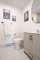 Theatre Hotel by Lodgo