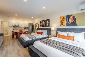 Theatre Hotel by Lodgo