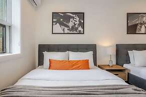 Theatre Hotel by Lodgo