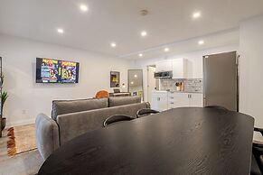 Theatre Hotel by Lodgo