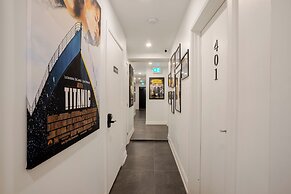 Theatre Hotel by Lodgo