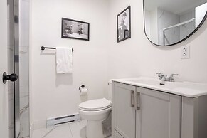 Theatre Hotel by Lodgo