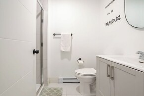 Theatre Hotel by Lodgo