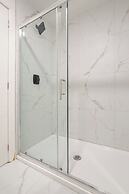 Theatre Hotel by Lodgo