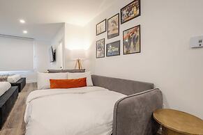 Theatre Hotel by Lodgo