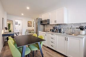 Theatre Hotel by Lodgo