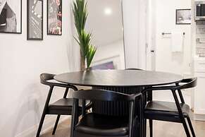 Theatre Hotel by Lodgo