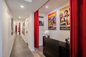Theatre Hotel by Lodgo
