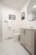 Theatre Hotel by Lodgo