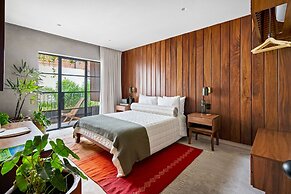 ALMA Surf Lodge