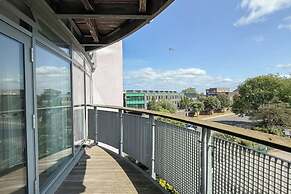 Flat - Sleeps 4 - Parking - Balcony - Pet Friendly