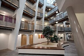 Flat - Sleeps 4 - Parking - Balcony - Pet Friendly