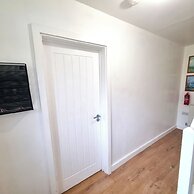 Forge Lane Cozy Apartment