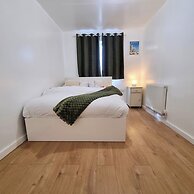 Forge Lane Cozy Apartment