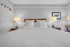 Four Seasons Studio Kitchen