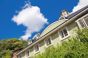 The Lighthouse Seaside Inn