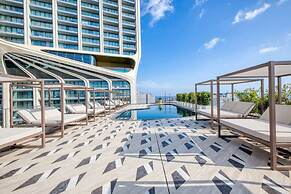 Official Mercury Suites With Rooftop Pool Access