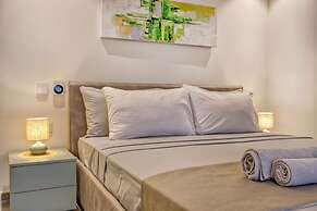 Official Mercury Suites With Rooftop Pool Access