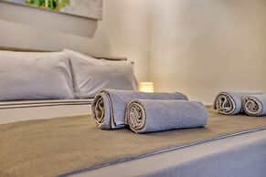 Official Mercury Suites With Rooftop Pool Access
