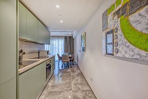 Official Mercury Suites With Rooftop Pool Access