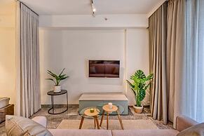 Official Mercury Suites With Rooftop Pool Access