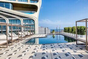 Official Mercury Suites With Rooftop Pool Access