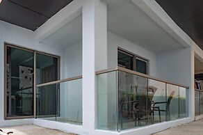C-View Boutique