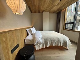 Siguniang Mountain Star Moon Cliff Hotel
