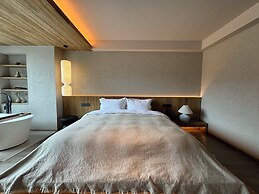 Siguniang Mountain Star Moon Cliff Hotel