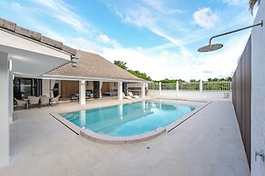 4BR Pool Villa Bar BBQ Near Beach V239