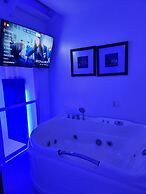 Kandi Suites 2BR with private Jacuzzi