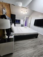 Kandi Suites 2BR with private Jacuzzi