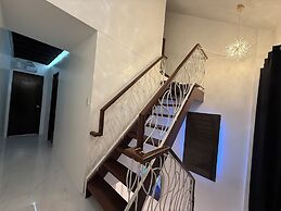 Kandi Suites 2BR with private Jacuzzi