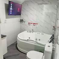 Kandi Suites 2BR with private Jacuzzi