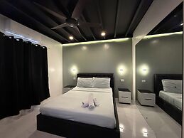 Kandi Suites 2BR with private Jacuzzi