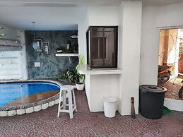 Kandi Suites 2BR with private Jacuzzi