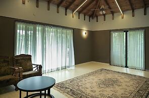 StayGuru Luxury Villa