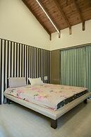 StayGuru Luxury Villa