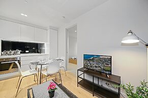 Trendy 2-bedroom Stay in Melbourne CBD