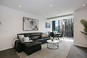 A Modern 2BR Apt With City Views, Free Parking