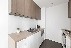 A Cozy 2BR Apt With Yarra Views, Free Parking