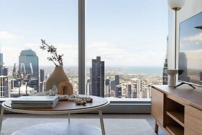 A 2BR Apt With Stunning City Views, Free Parking