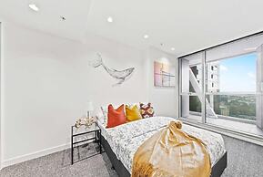 A Lux & Cozy Apt Next to Southern Cross Station