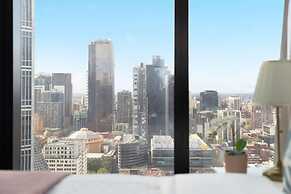 A Chic 2BR Apt Near Melbourne CBD w/ Free Parking