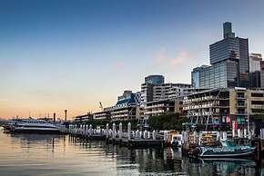 A Comfy 2BR Apt, Amazing View of Darling Harbour